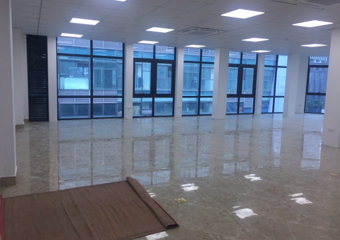 Cho thuê văn phòng giao Lê Văn Lương- Hoàng Đạo Thúy,160m/sàn,lô góc cực đẹp