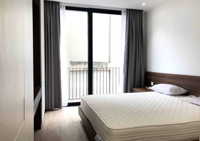 Cho thuê căn hộ dịch vụ 2 ngủ tại Tô Ngọc Vân , Tây Hồ diện tích 90m2  - LH: 0965800948
