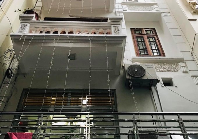 CẦN BÁN GẤP! Nhà lô góc, 5 tầng, 50m2, 3.7 TỶ- Phố Nguyễn KHuyến, Hà Đông, ngõ ô tô.
