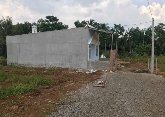 Bán nhà mới và 1 xào đất sát bên khu công nghiệp cách quốc lộ 1A 500m sau ủy ban xã Hưng Lộc