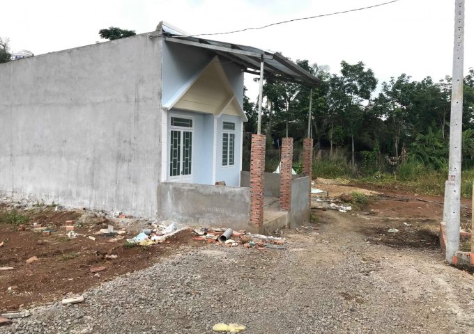 Nhà mới và 1 xào đất sát bên khu công nghiệp cách quốc lộ 1A 500m sau ủy ban xã Hưng Lộc