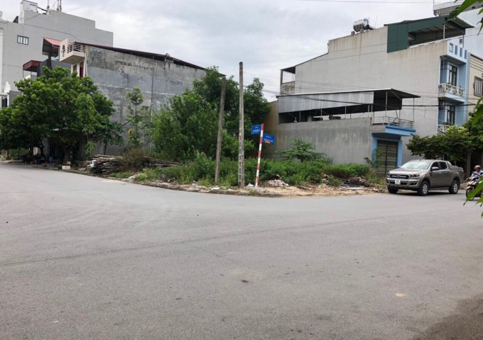 Bán lô đất mặt đường Hoàng Hoa Thám, 2 mặt phố, gần BV Thành An