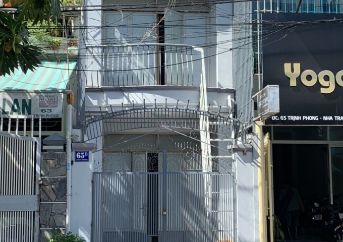 Bán nhà 2 tầng MT đường Trịnh Phong khu buôn bán sầm uất 