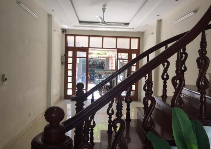 Cho thuê nhà phân lô ngõ 1 phố Phạm Tuấn Tài, diện tích 65m2 x 4 tầng, mặt tiền 5m, đường 10m