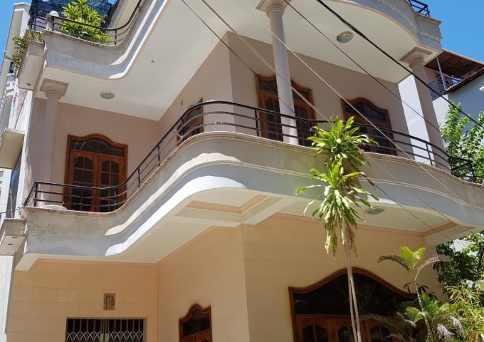 Cho thuê nhà nhà 3 tầng hẻm ô tô đường Trần Quang Khải.