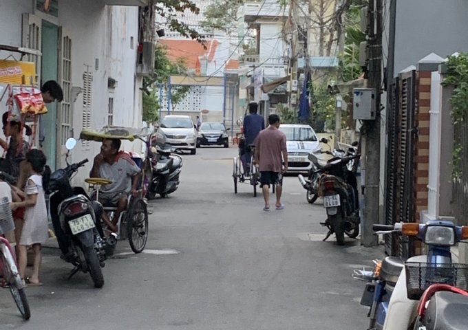 Nhà kiệt Ô TÔ 5m Nguyễn Khuyến thông suốt với đường Phan Đình Phùng ngay TRUNG TÂM thành phố Huế 