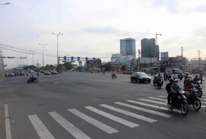 Bán mặt tiền đường Song Hành xa lộ hà nội Phước Long A Quận 9. 343m2 – 25.777 tỷ