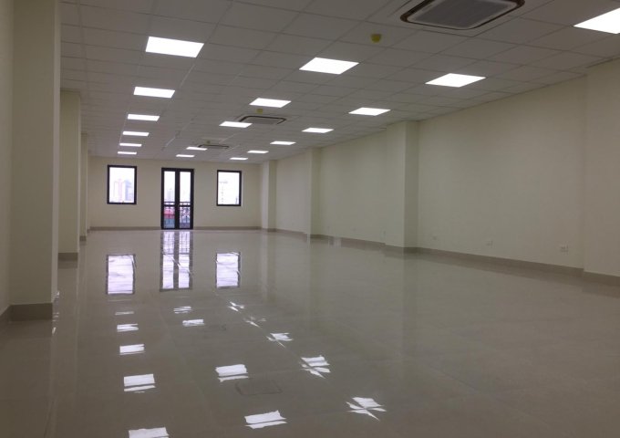 Chính chủ cho thuê văn phòng, Showroom spa, Nội thất tại 15 Nguyễn Xiển - Thanh Xuân. Diện tích 40, 70 và 130m2.