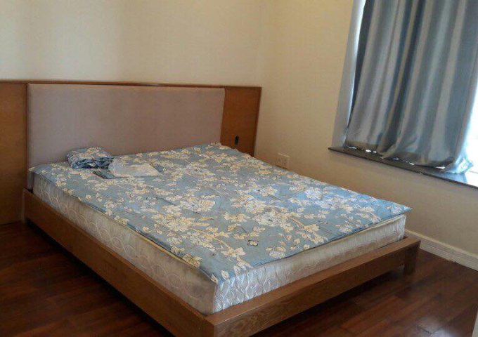 Cho thuê 1 phòng ngủ master, có nội thất tại CH Phú Hoàng Anh. LH: 0911422209