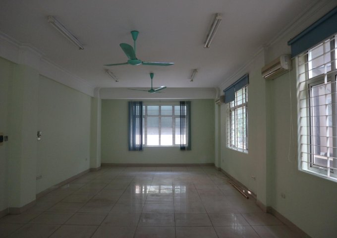 Cho thuê văn phòng Khu Lê Văn Lương giá rẻ nhất khu vực chỉ 170k/m2
