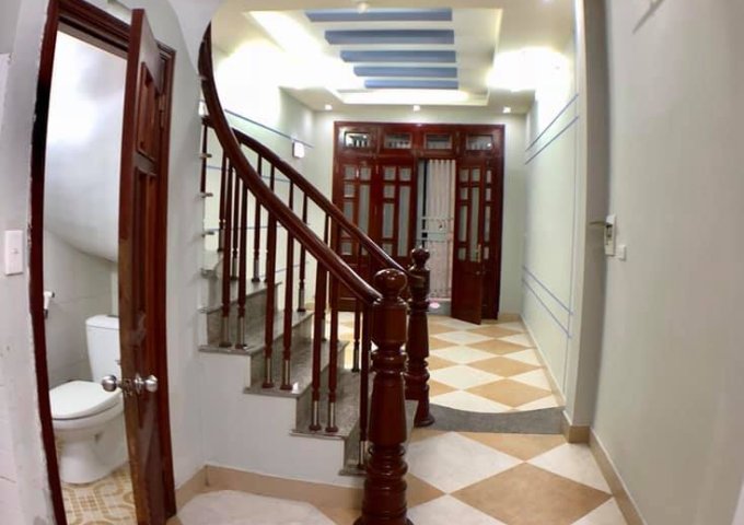 Cần bán gấp nhà ở Vũ Tông Phan , Thanh Xuân , Hà Nội .  Diện tích 37m x 5T , được bán với giá 3.85 tỷ có thương lượng. 