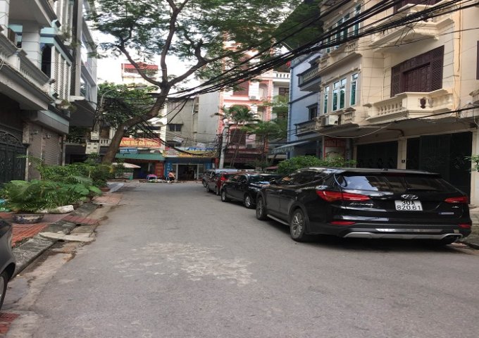 Giá sốc tháng 7 nhỉnh 5 tỷ 52m2 Phân lô ô tô tránh mặt tiền 5m phố Kim Đồng, Hoàng Mai 