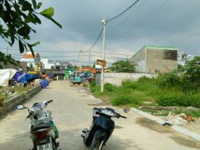 Cần bán gấp đất đường lớn Lê Văn Việt, P.Tân Phú, Q.9. DT: 745.5m2, Gía: 89.4 tỷ