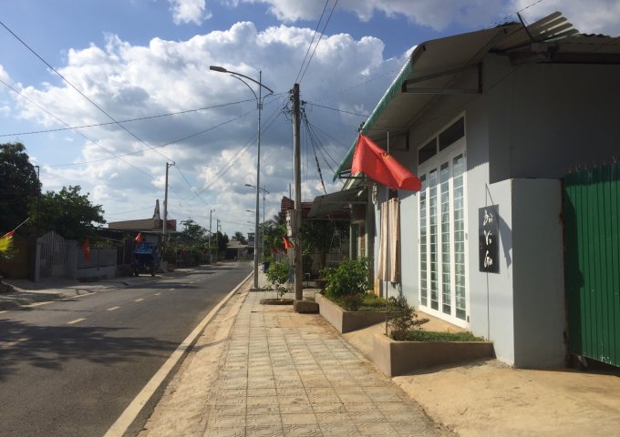 Chính chủ bán nhà tặng xưởng đã hoàn thiện giá cực tốt khu đắc địa trung tâm Đa Huaoai, Lâm Đồng