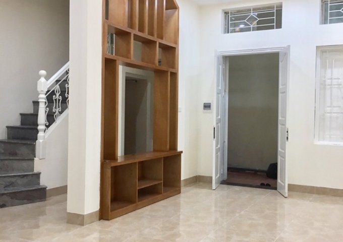 Chính chủ cần bán căn nhà đẹp ở Trần Quang Diệu 42m2*3 tầng, chỉ cần xách valy đến và ở