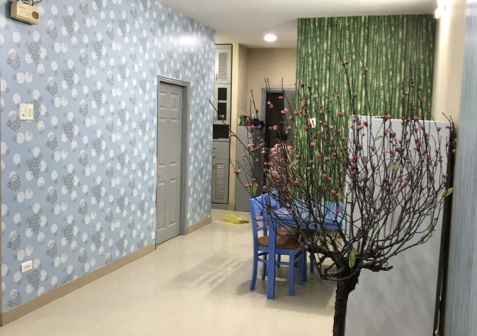 Cần bán gấp căn hộ Sacomreal đường Lũy Bán Bích Q.Tân Phú, Dt 82m2, 2 phòng ngủ, nhà rộng thoáng mát, tặng nội thất, sổ hồng, giá bán 2.2tỷ.