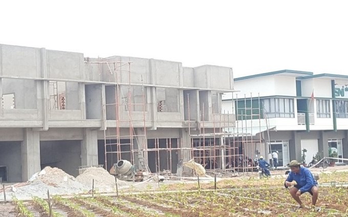 nhà mới xây 1 trệt 1 lầu ngay cổng KCN Mỹ Phước 1, cách khu du lịch Đại Nam 10p: 0967.674.879 Trí Võ