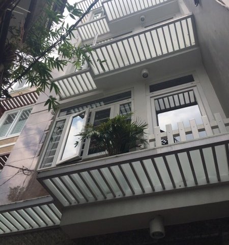 Về quê định cư, bán gấp nhà hẻm 6m Trường Sơn – Tân Bình, DT:5x40m, 3 tầng, Giá chỉ 100tr/m2.