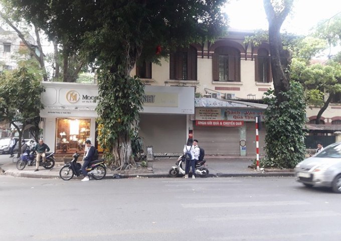 Bán nhà mặt phố Hoàng Đạo Thành có vỉa, hè gần trường, gần chợ, gần đường… LH: 0967863126