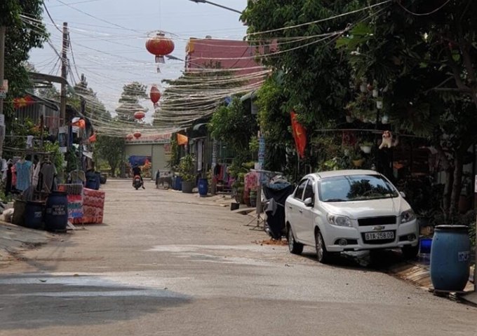 Bán đất ngay KDC 3/2 - Thuận An, tặng căn nhà, đất gần chợ, trường học