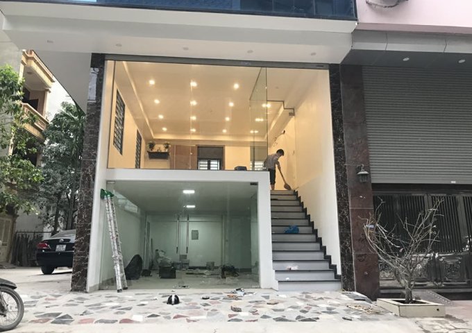 Tòa nhà văn phòng lô góc 7 tầng cho thuê 50 triệu/th. Nguyễn Xiển DT 50m- MT 5,1m- Giá 12,7 tỷ