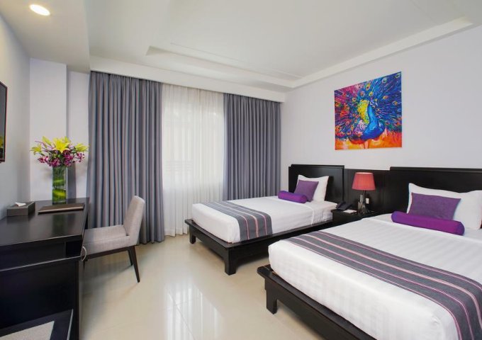 Cho thuê khách sạn 3 sao MT Đường Lê Anh Xuân, P.Bến Thành, Q.1.  DT: 12 x 25m