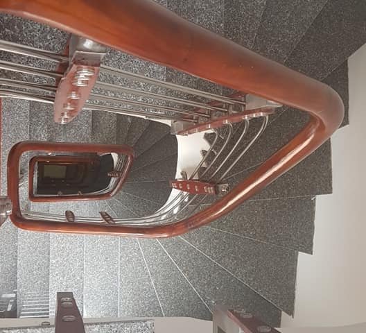 Bán nhà đẹp, thang máy phố Ngọc Hà 51m2, 7 tầng, mặt tiền 5m, giá rẻ 6.96 tỷ. 