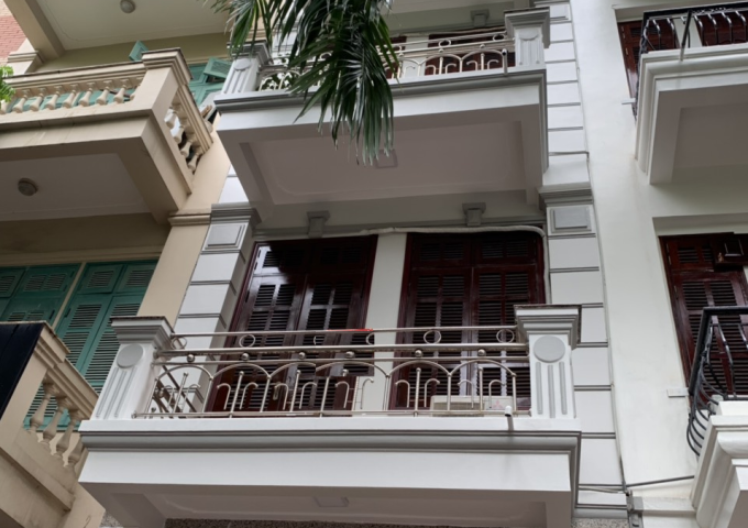 Cho thuê nhà Ngõ 30 Nguyễn Thị Định, 55mx 5T làm vp, người nước ngoài ở