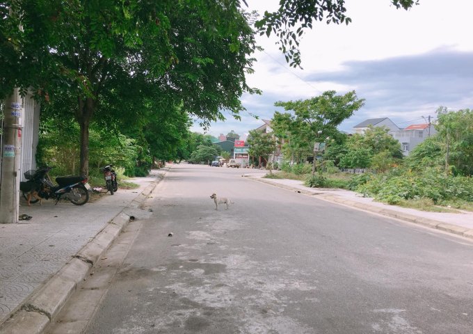 Bàu Vá 2, Vịt Thuận rẻ vào, hướng Tây Nam, đường 13m5