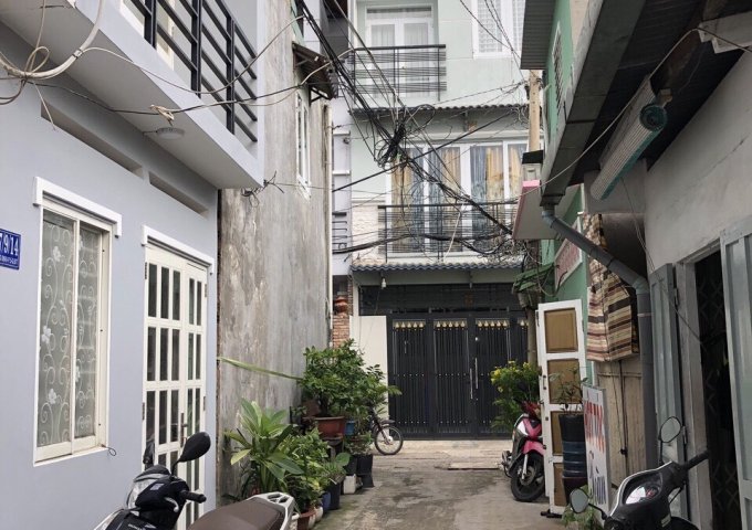 Nhà hẻm 377 Lê Quang Đinh, P,5, Q. Bình Thạnh.  DT: 3.3mx6m nở hậu nhẹ, 1 lầu
