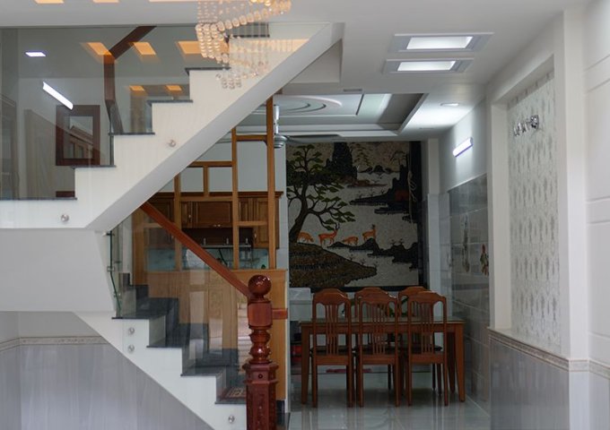 Cần bán gấp nhà đường Bùi Thị Xuân, P3, Tân Bình DT(4,2x10)m 2 lầu mới đẹp giá chỉ 5 tỷ.