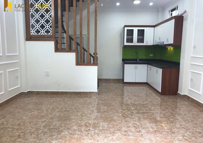 Chính chủ cần bán nhà 5 Tầng xây mới Ngõ 31 Đặng Vũ Hỷ, phường Thượng Thanh, Long Biên. 