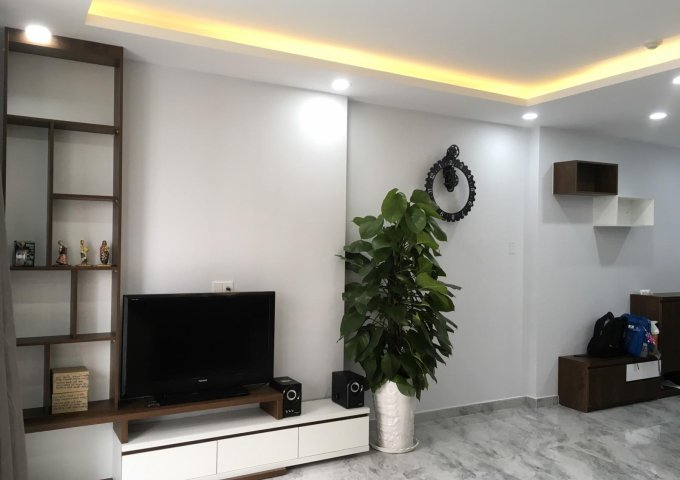 Bán căn hộ chung cư Phú Hoàng Anh, DT 129m2 căn 3PN, 3WC, giá 2tỷ5, có sổ hồng.LH 0917870527