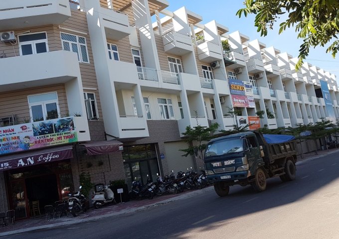 Cho thuê nhà liền kề Simona mặt tiền đường Hoàng Văn Thụ, Quy Nhơn
