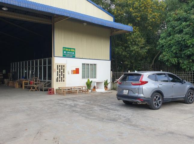 Cho thuê xưởng ngay Tân Phước Khánh, diện tích 1800m2, giá thương lượng.