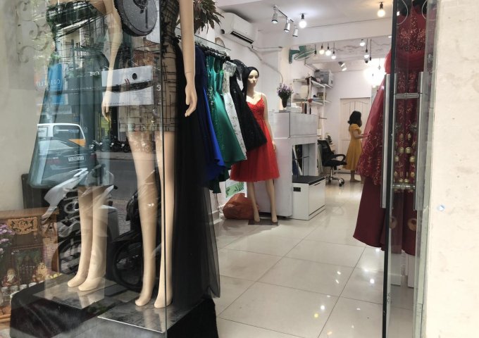 Sang shop thời trang tại MT Lê Văn Sỹ, Quận 3. dt 50m2 