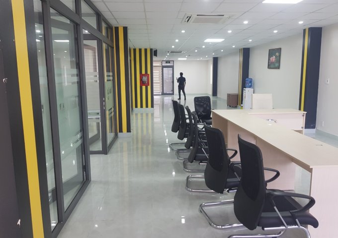 Cho thuê văn phòng làm việc nằm tại trung tâm thành phố Đà Nẵng giá rẻ. Liên hệ My 0938928497 để được tư vấn.
