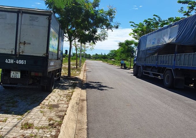 Tôi cần bán 4 lô đất đường 7.5m đường Lương Khắc Ninh thuộc Hòa Xuân Cẩm Lệ Đà Nẵng Tặng nhà xưởng giá chỉ 2.38 tỷ/ 1 lô lh: 0935686960