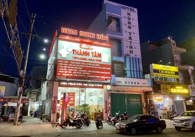 BÁN GẤP! Nhà mặt tiền trung tâm thành phố Plei Ku, Gia Lai, giá tốt.