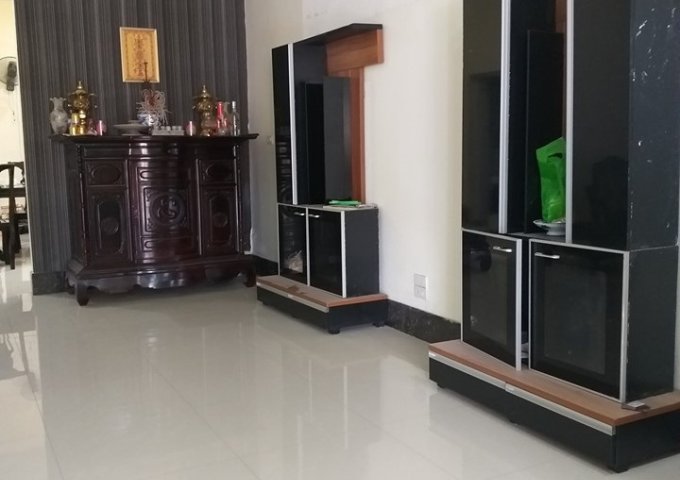 Cần bán nhà bằng mặt đường Trần Quang Khải - Hà Huy Tập