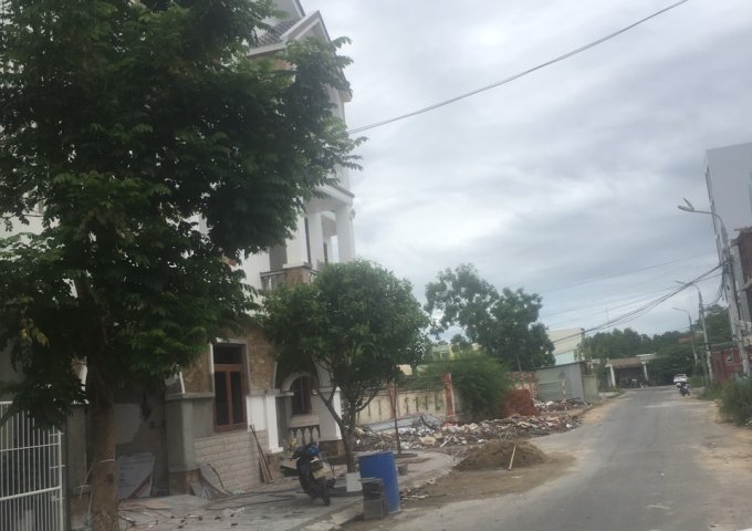 Bán 2 lô đôi Ngô Quang Huy, DT mỗi lô 90m2. 