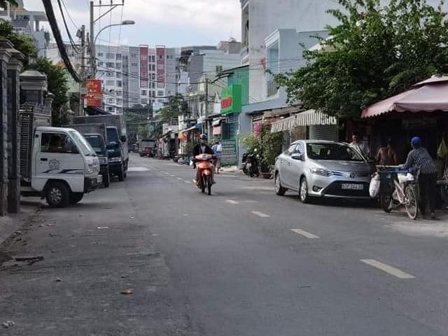 Bán nhà đường Đoàn Giỏi, Tân Phú, 81m2, giá 5.4 tỷ thương lượng.