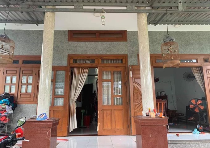 Bán nhà 1 lầu 1 trệt  412m2(18,5m x 22,68m),300m thổ cư, ấp Vườn Dừa, Phước Tân
