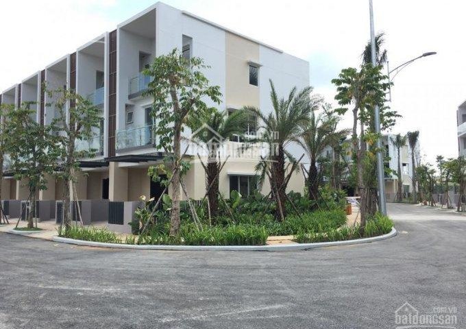 Bán căn nhà phố Palm Residence q2, DT 6*17m, full nt, 15.5 tỷ. lh 0902995882