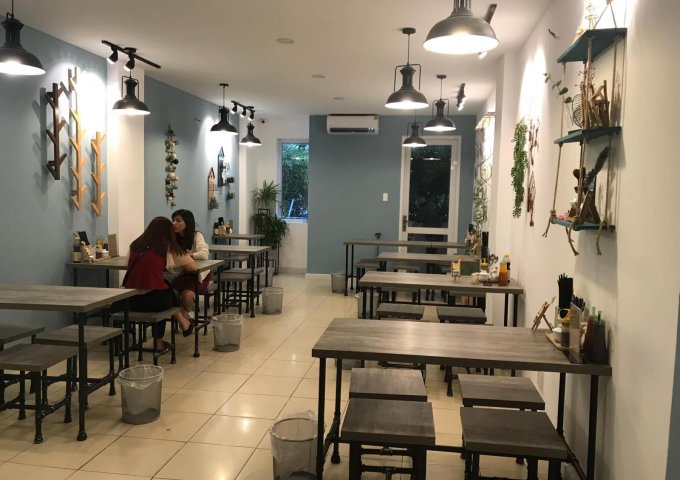 Cần sang quán ăn đang Kinh doanh tốt, doanh thu cao tại Quận Phú Nhuận