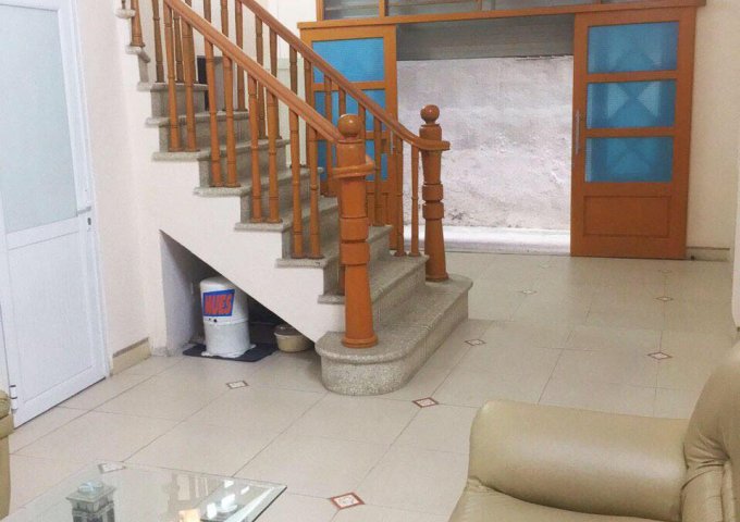 Cho thuê nhà riêng số nhà 17B Ngõ 9 Đặng Thai Mai, Quảng An, Quận Tây Hồ, Hà Nội.