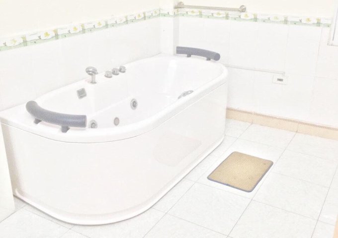 Cho thuê nhà riêng số nhà 17B Ngõ 9 Đặng Thai Mai, Quảng An, Quận Tây Hồ, Hà Nội.