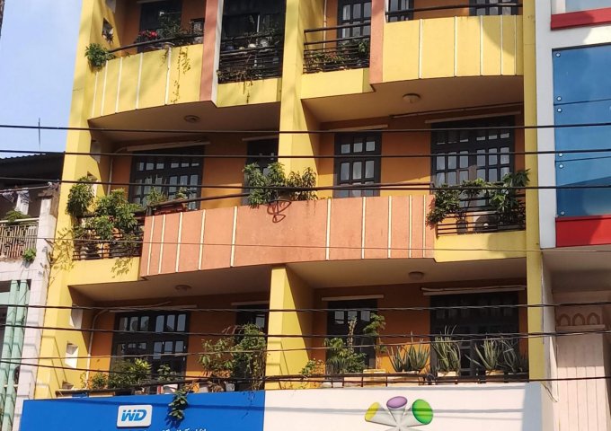 Cho thuê Khách Sạn 20 phòng full nội thất đường Đào Duy Anh, Phú Nhuân 