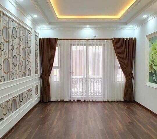 Nhà 5 tầng mới 100% đẹp như tranh, giáp cầu Vĩnh Tuy , giá 2.7 tỷ lh 0914.791.473