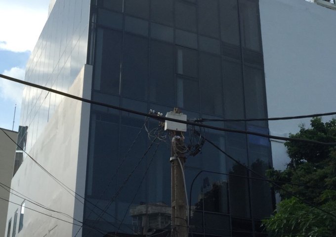Cho thuê gấp nguyên tòa nhà đường Nguyễn Văn Trỗi, DT: 15x28m, hầm, trệt, 6 lầu, ST, giá: 199 tr/th